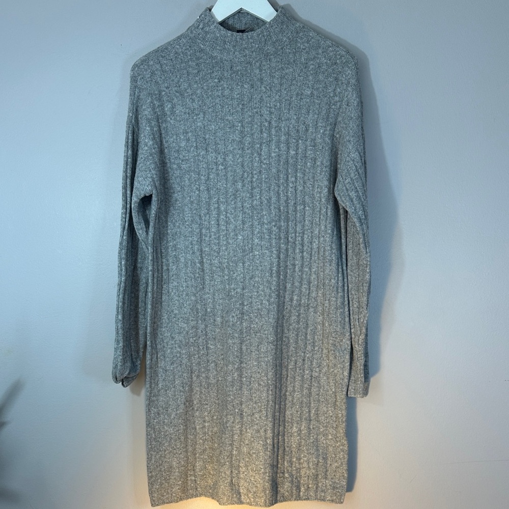 Hillary Radley, long sleeve Gray Ribbed Knit Dress size M